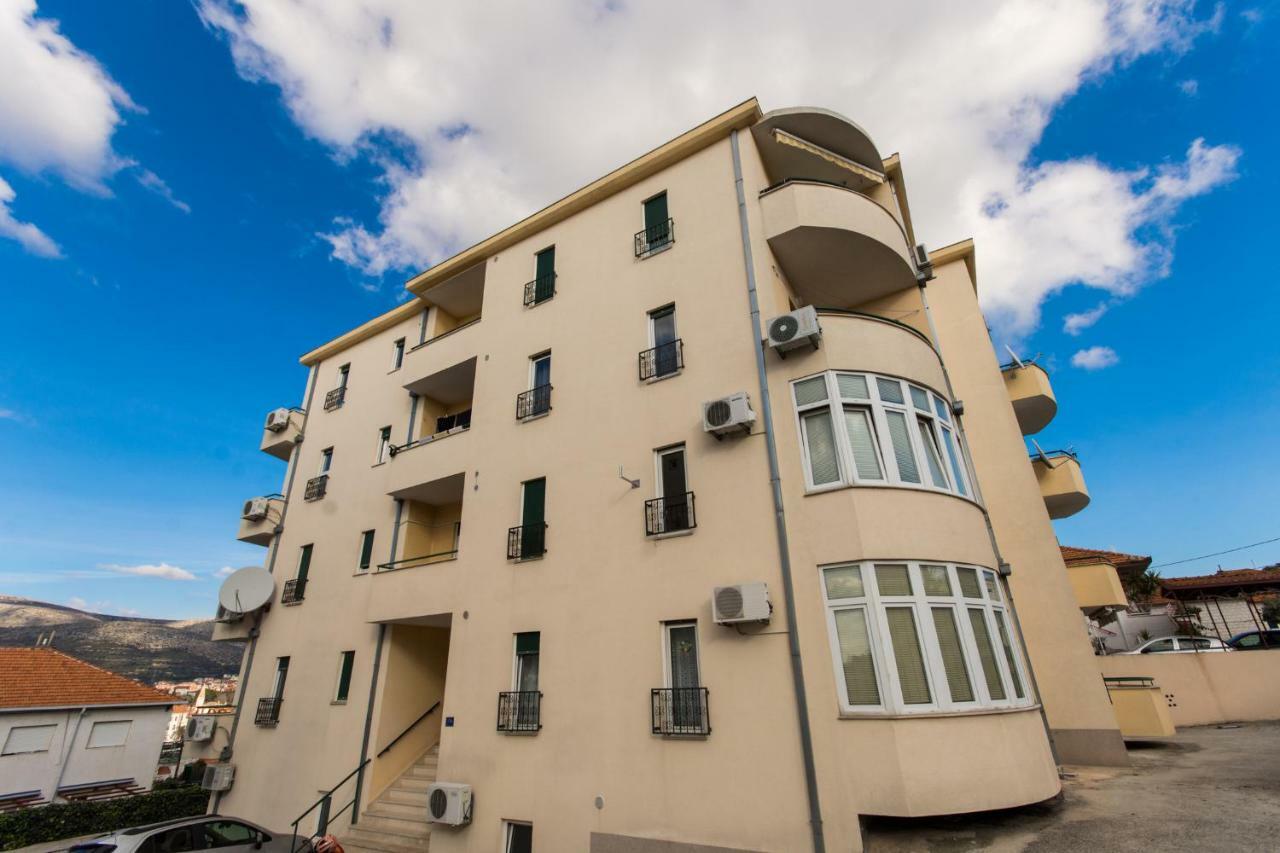 特罗吉尔Apartman Ruza公寓 外观 照片